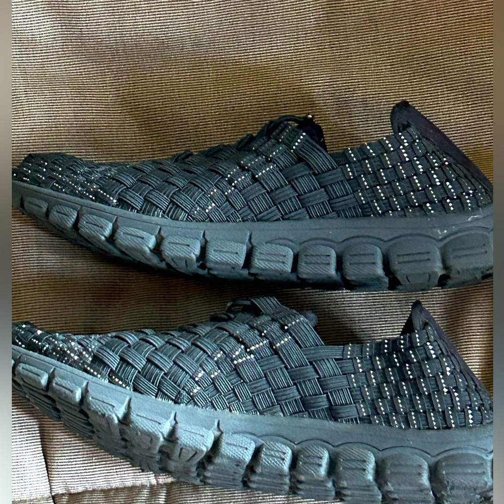 Corky’s size 7 “weave” style casual shoe